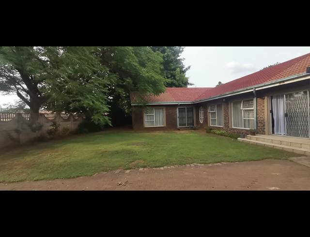 4 BEDROOM HOUSE FOR SALE IN BERGSIG